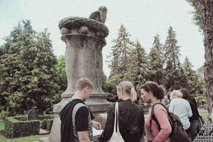 Mystery Hunt Assistens Kirkegård